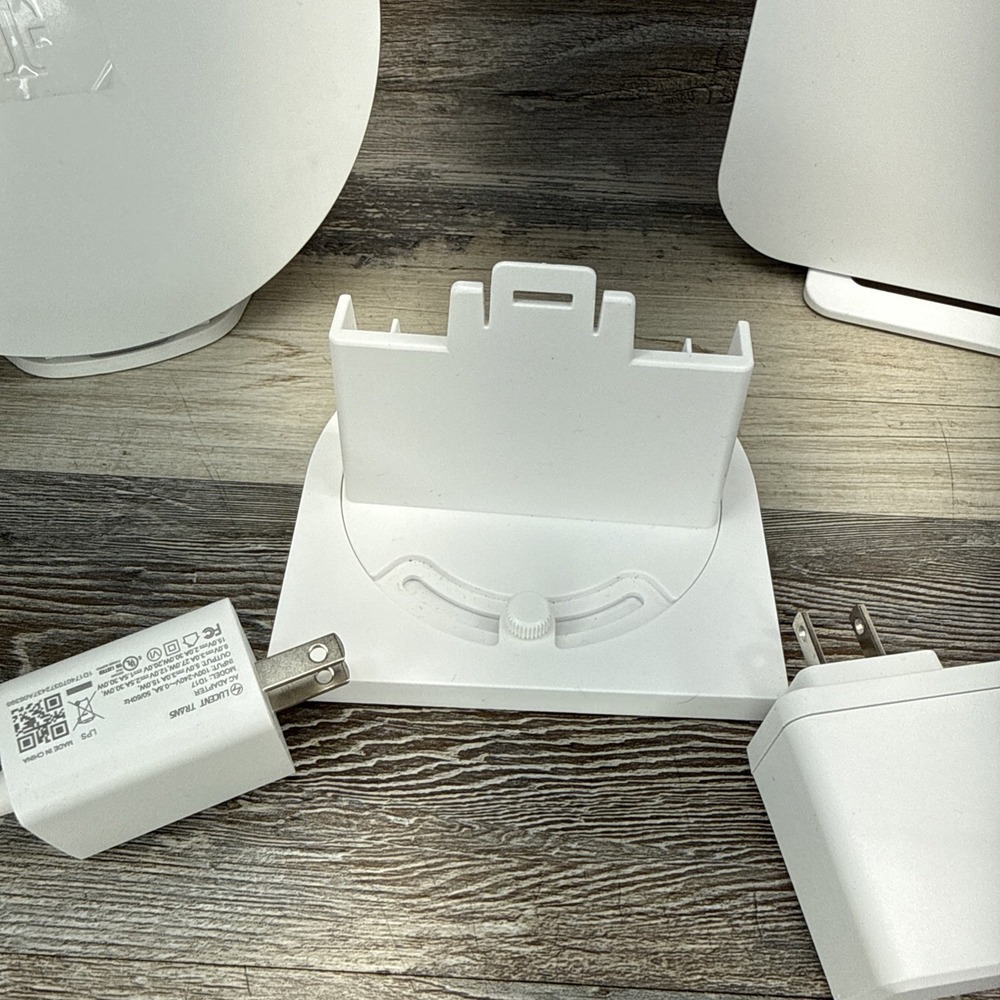 T-Mobile 5G Gateway TMO-G4AR & Wi-Fi Mesh Access Point - Picture 3 of 16